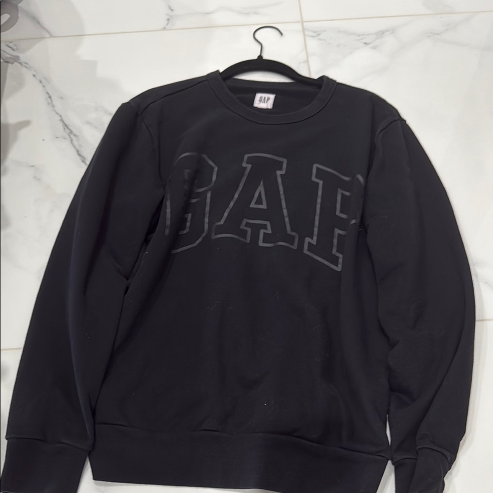 GAP Men's Crewneck Sweater in Black